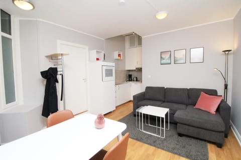 Living room, Photo of the whole room