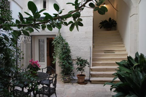 Inner courtyard view