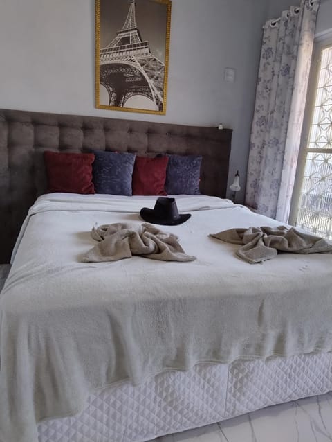 Bed, Balcony/Terrace, Bedroom, towels