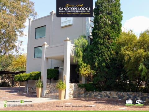 Property building, Facade/entrance