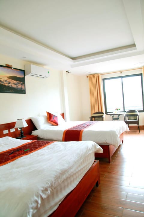 Bed, Food and drinks, Breakfast, Drinks, Alcoholic drinks, Non alcoholic drinks