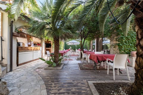 Garden, Banquet/Function facilities, Garden view