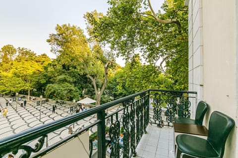 Balcony/Terrace, Garden view
