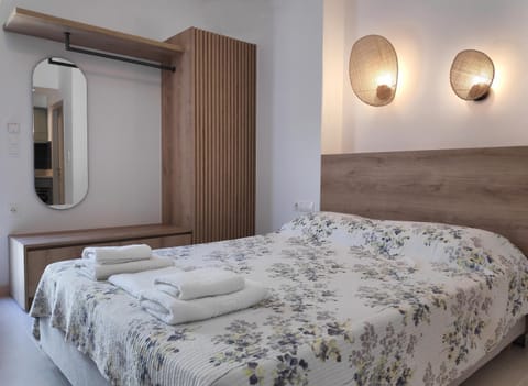 Bed, Photo of the whole room, Bedroom, wardrobe