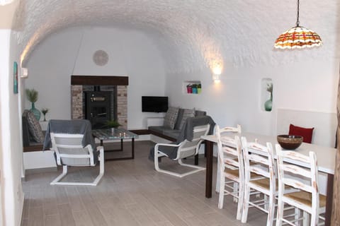 Communal lounge/ TV room, Living room, Lounge or bar