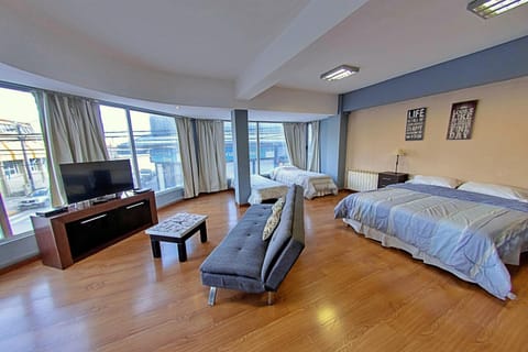 Bed, TV and multimedia, Bedroom