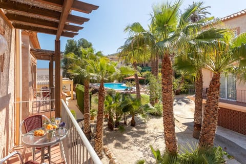 Balcony/Terrace, Garden view, Mountain view