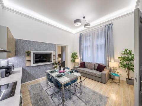 TV and multimedia, Living room, Dining area