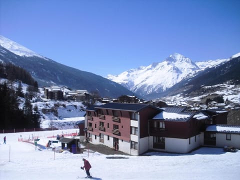 Skiing, Mountain view