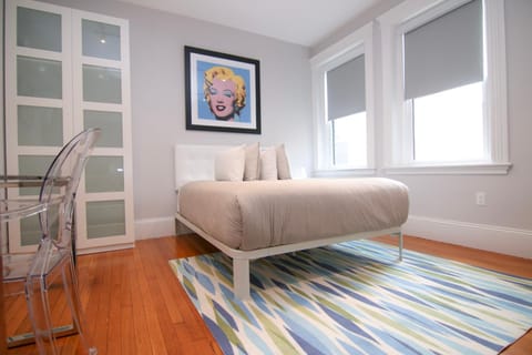 Bed, View (from property/room), Seating area, Bedroom