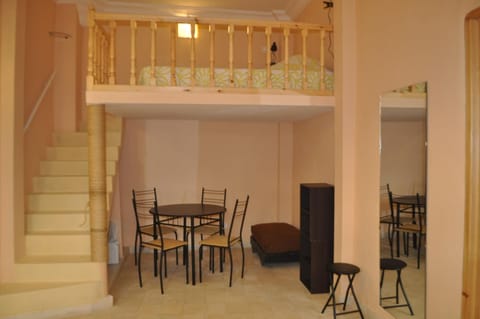 Communal lounge/ TV room, Seating area