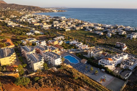 Nearby landmark, Neighbourhood, Natural landscape, Bird's eye view, Sea view, Location