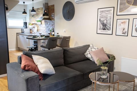 Kitchen or kitchenette, Living room, Seating area