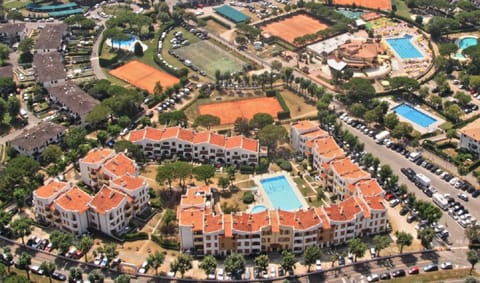 Bird's eye view, Swimming pool