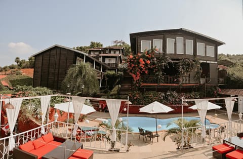 Property building, Restaurant/places to eat, Swimming pool