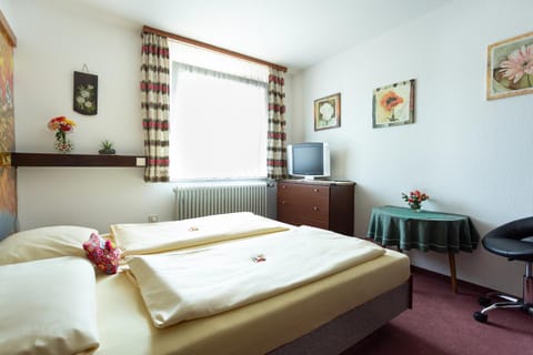 Photo of the whole room, Decorative detail