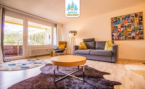 Living room, Mountain view