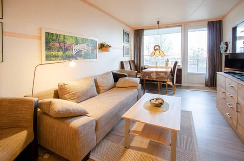 Bathroom, Living room