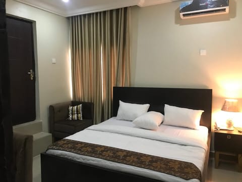 Photo of the whole room