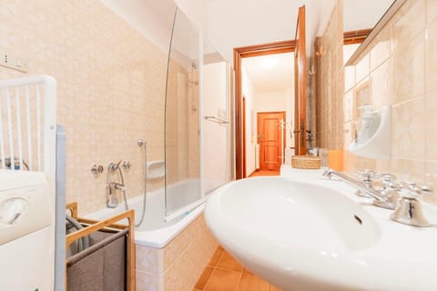 Accogliente appartamento a 100m dal mare, Levanto Apartment in Levanto