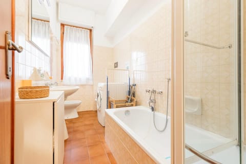 Accogliente appartamento a 100m dal mare, Levanto Apartment in Levanto