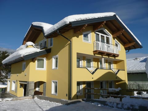 Facade/entrance, Winter