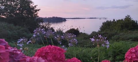 Chambres d'hôtes Aux Portes de Bréhat Bed and Breakfast in Paimpol