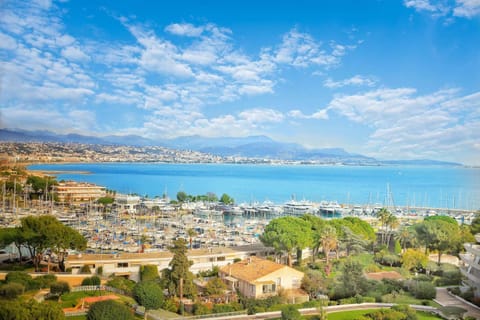 Restaurant/places to eat, City view, Garden view, Garden view, Landmark view, Landmark view, Mountain view, Mountain view, Sea view, Sea view, Street view