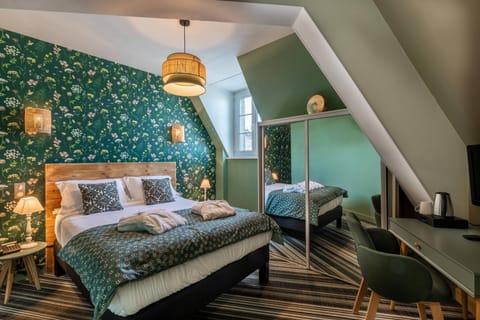 Bed, Bedroom