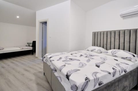 Palace apartments Mostar Bed and Breakfast in Mostar