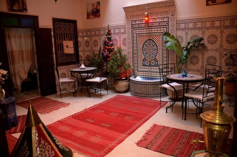 Property building, Patio, Restaurant/places to eat, Lounge or bar, Dining area