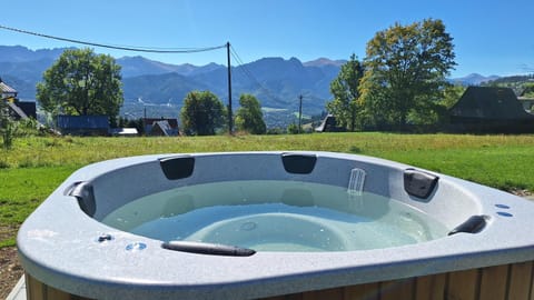 Day, Hot Tub