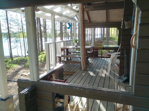 Kalliomökki Nature lodge in Finland