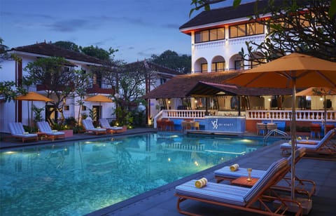 Swimming pool