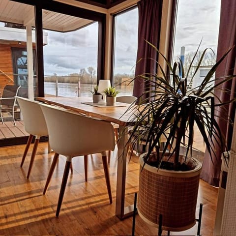 Houseboat villa.nautica Docked boat in Mainz