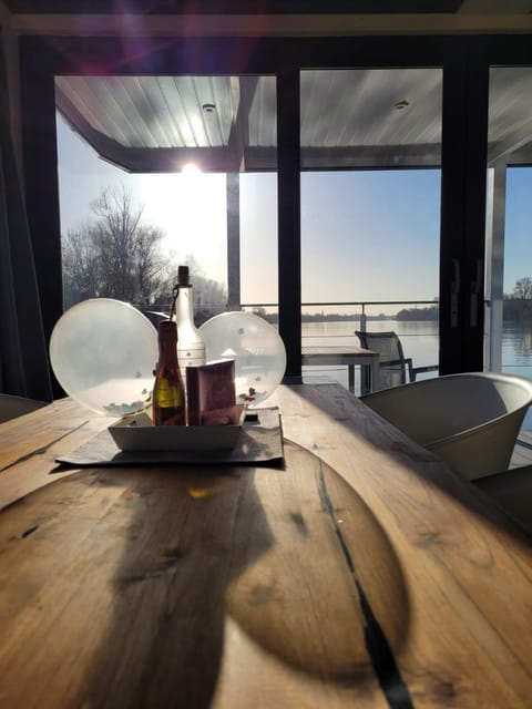 Houseboat villa.nautica Docked boat in Mainz