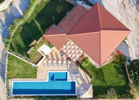 Property building, Bird's eye view, Swimming pool