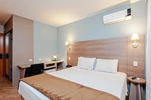 Bed, Bedroom, Area and facilities, air conditioner