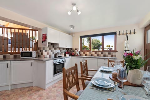 Y Bwthyn Apartment in Nolton and Roch