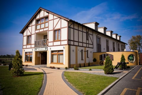Property building, Garden, Lobby or reception