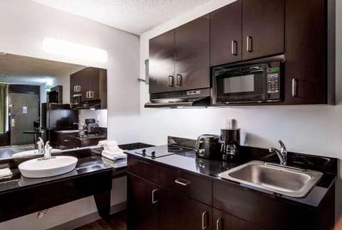 Kitchen or kitchenette, Photo of the whole room, On site