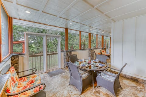 Blue Hawaii House House in Princeville