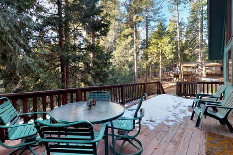 Pine Paradise House in Dorrington