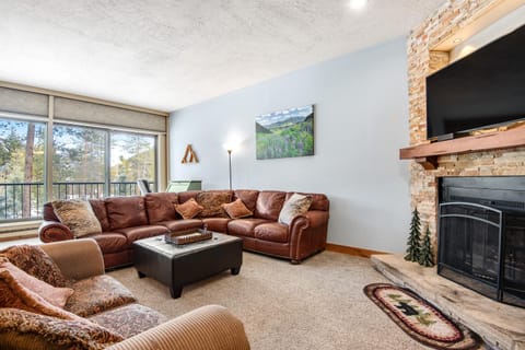 Pines Foxtail 2046 Apartment in Keystone