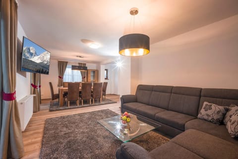 TV and multimedia, Living room, Dining area