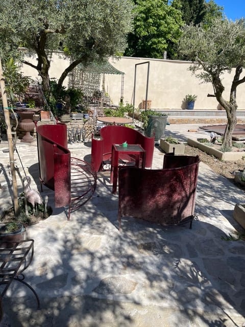 Mas des Armouriers House in Sablet