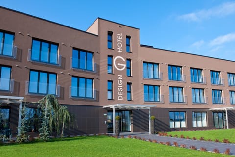 Facade/entrance, Facade/entrance