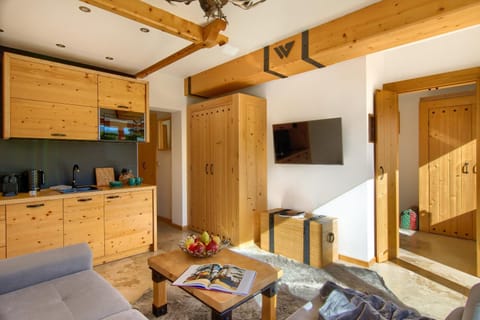 TV and multimedia, Kitchen or kitchenette, Living room, Seating area, Dining area, minibar, pet friendly, stove, wardrobe