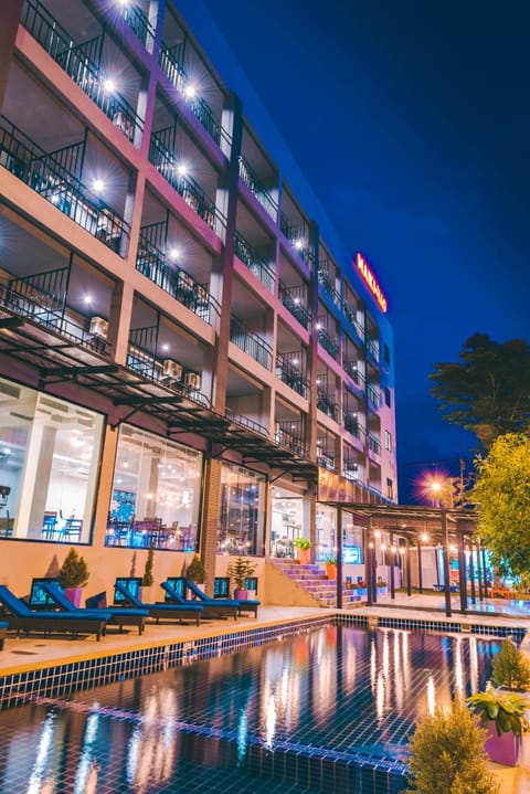 Property building, Swimming pool