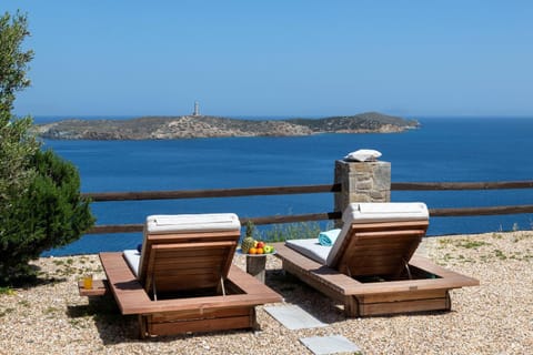 Day, Natural landscape, Seating area, Sea view, sunbed
